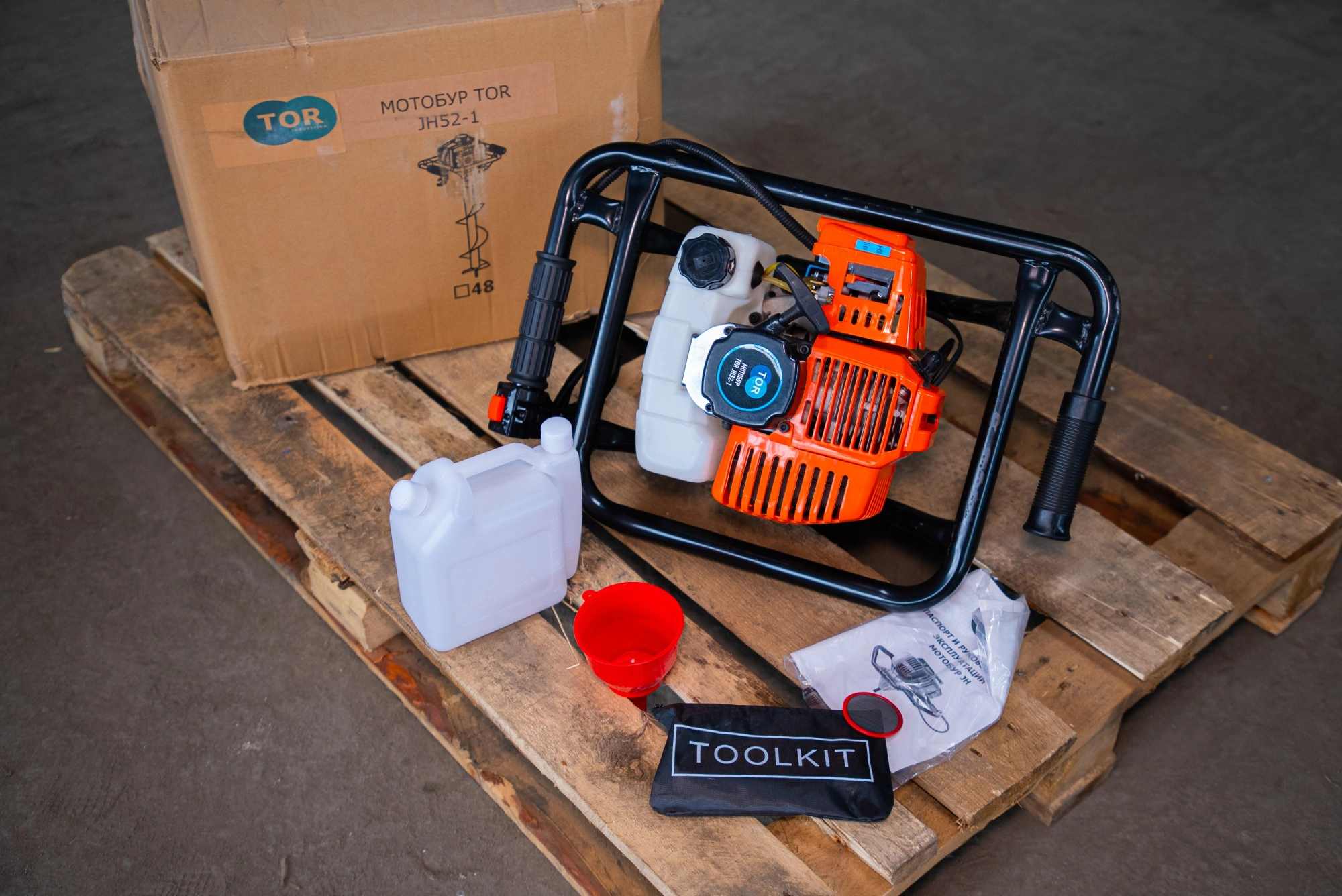 Мотобур без шнека 1,8 кВт TOR JH52-1