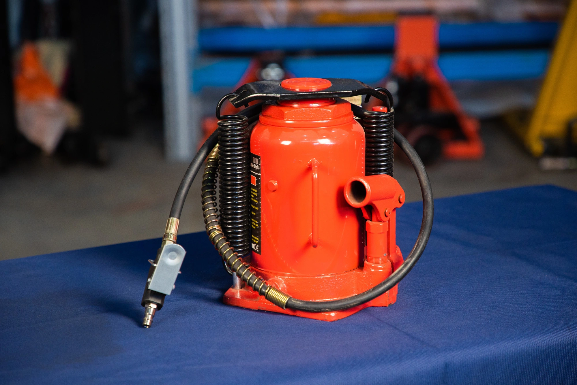 Домкрат пневмогидравлический TOR 35 т 250-400MM LT-D1035